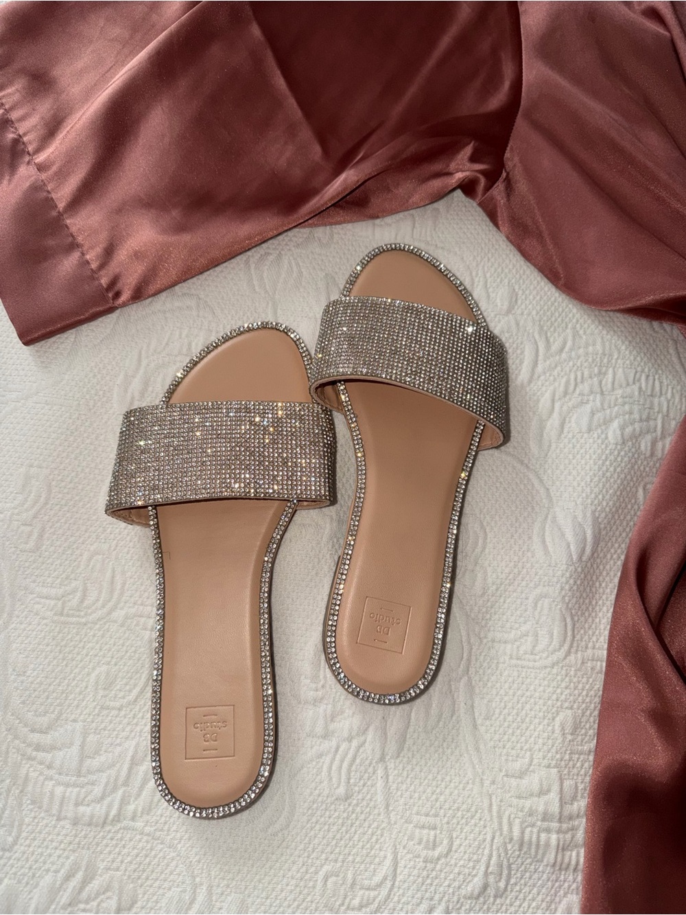 DB Studio Robe and Rhinestone Sandals Set - Picture 3 of 4